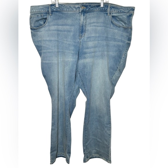 Old Navy Plus Kicker Boot-Cut Light Wash NWT High Rise Size 28W - Picture 1 of 5